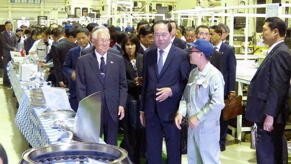 Chủ tịch nước Trần Đại Quang gặp gỡ các kỹ sư Việt Nam làm việc ở Gunma, Nhật Bản ảnh 4