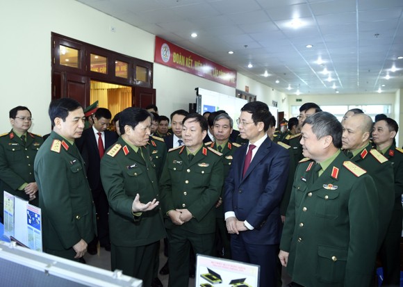 Bộ Quốc phòng và Bộ TT-TT phối hợp bảo đảm an toàn thông tin trên không gian mạng ảnh 1