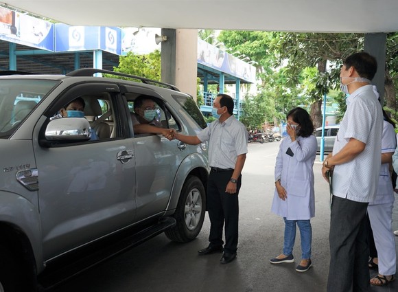 Đoàn y, bác sĩ TPHCM lên đường chi viện cho Đà Nẵng chống dịch Covid-19 ảnh 1