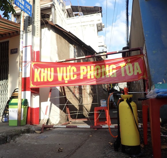 Quận 6: Phong tỏa tạm thời 3 khu vực, cho học sinh một số trường nghỉ học ảnh 1