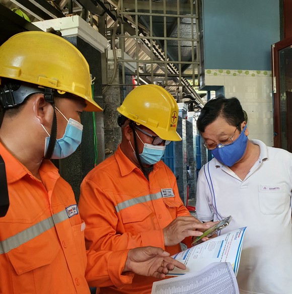 Ngành điện chuyển đổi số, góp phần phát triển kinh tế ảnh 1