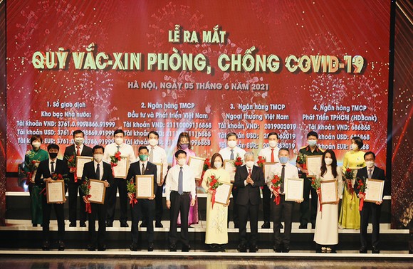 Agribank ủng hộ 60 tỷ đồng Quỹ vaccine phòng Covid-19 ảnh 2