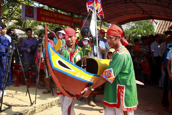 Lễ khao lề thế lính Hoàng Sa trên đảo Lý Sơn (Quảng Ngãi) ảnh 4