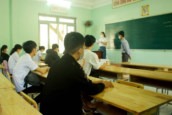 Quảng Ngãi: Hơn 390 thí sinh tham dự kỳ thi tốt nghiệp THPT đợt 2 ảnh 5