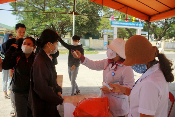 Quảng Ngãi: Hơn 390 thí sinh tham dự kỳ thi tốt nghiệp THPT đợt 2 ảnh 3