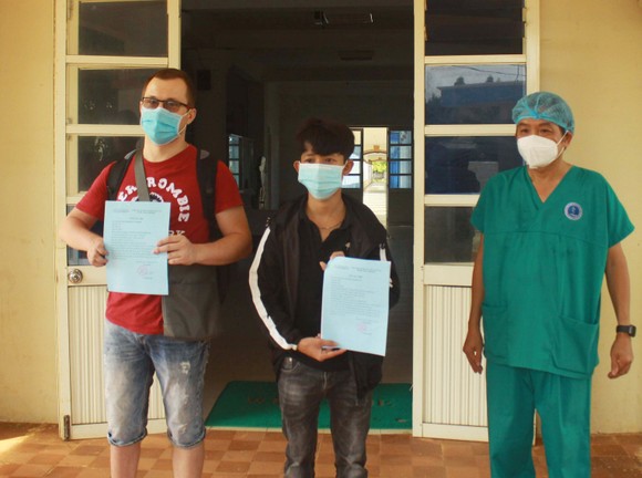 Quảng Ngãi tôn vinh điển hình tiên tiến trong phong trào thi đua yêu nước ảnh 2