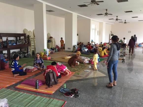 3 huyện miền núi tỉnh Quảng Ngãi di dời dân nằm trong vùng sạt lở trước 17 giờ hôm nay 3-11 ảnh 1