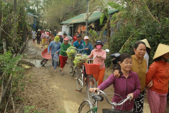 Xóm ốc đảo sông Trà Bồng khắc phục sau lũ ảnh 10