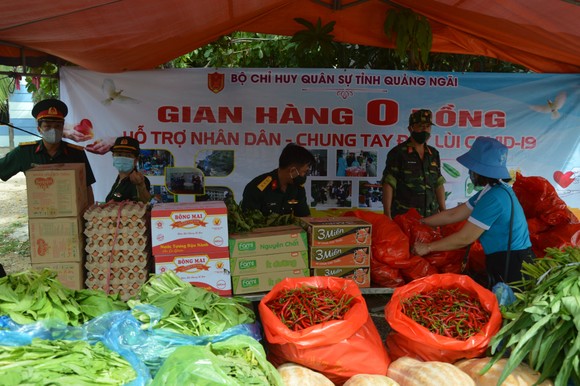 Quảng Ngãi: 'Gian hàng 0 đồng' thắm tình quân dân ảnh 2