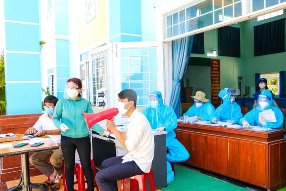 Cà Mau xét nghiệm Covid-19 toàn bộ người dân ảnh 2