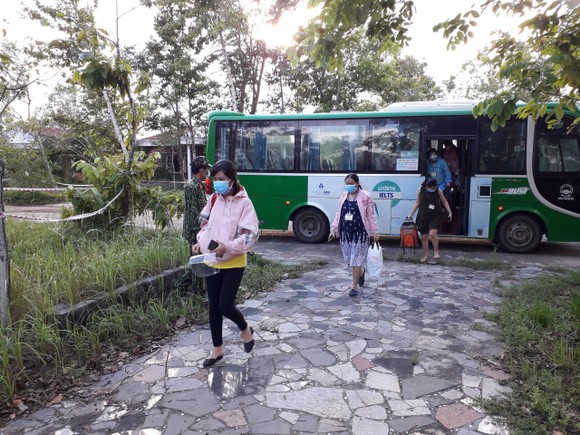 Sóc Trăng, Quảng Ngãi đón người dân từ TPHCM về quê ảnh 10