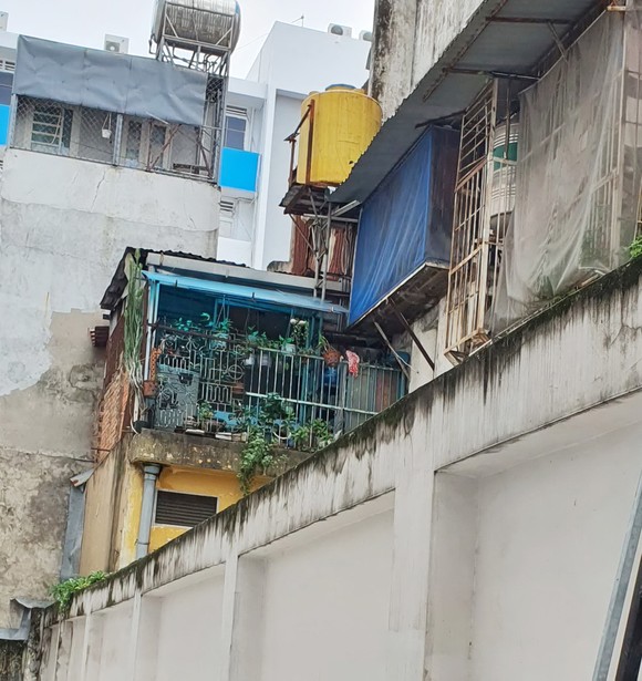 Hơn 20 năm chưa tháo dỡ công trình sai phạm ảnh 1