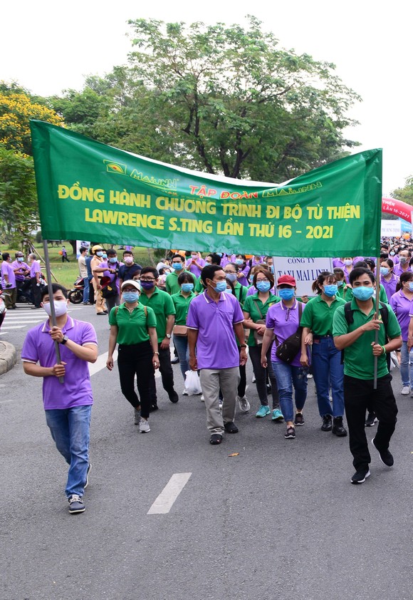 Chương trình đi bộ từ thiện Lawrence S. Ting lần thứ 16: Trao 2,8 tỷ đồng ủng hộ người nghèo ảnh 1