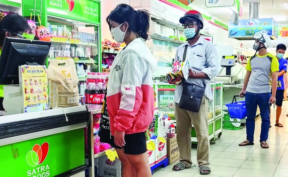 Hàng thiết yếu đủ cung cấp trong 6 tháng tới ảnh 1