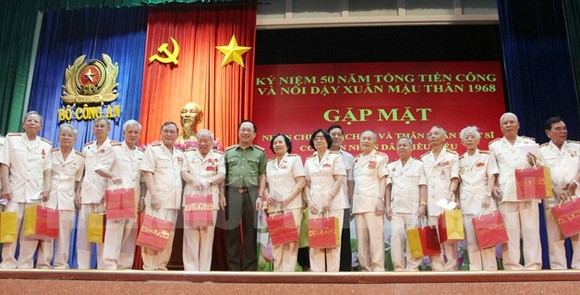 Kỷ niệm 50 năm Tổng tiến công và nổi dậy Xuân Mậu Thân 1968: Gặp mặt 300 nhân chứng và thân nhân liệt sĩ ảnh 1