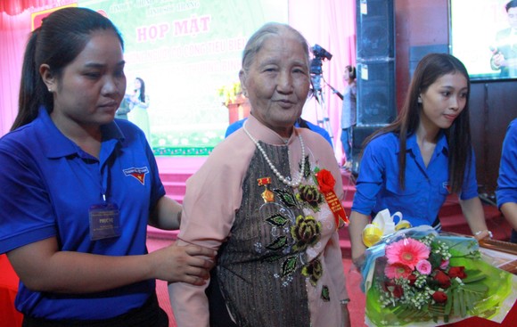 Sóc Trăng: 100% Mẹ Việt Nam Anh hùng được phụng dưỡng ảnh 1