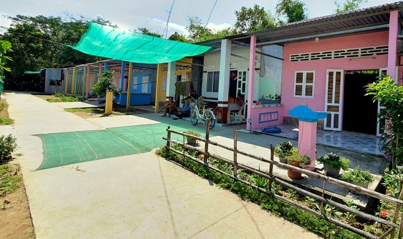 Lung linh 'Sắc màu phum sóc' ảnh 8