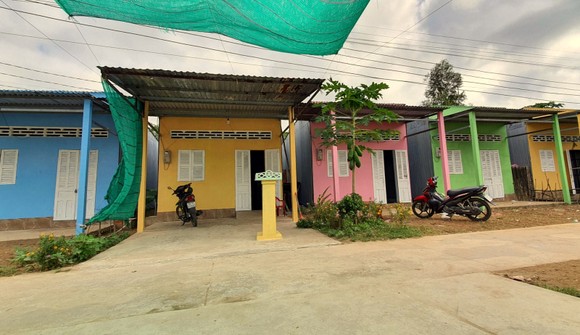 Lung linh 'Sắc màu phum sóc' ảnh 10