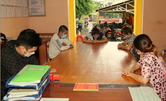 Thuê nhà trọ tổ chức sinh nhật, ăn nhậu và sử dụng ma túy khi thực hiện giãn cách xã hội ảnh 1