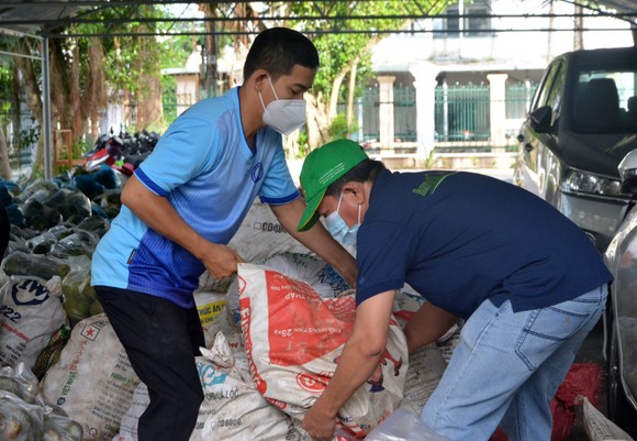'Chuyến xe nghĩa tình' lần thứ 7 của Sóc Trăng đến với TPHCM ảnh 1