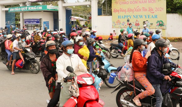Sóc Trăng hỗ trợ tiền ăn cho hơn 30.000 người dân trở về quê ảnh 1