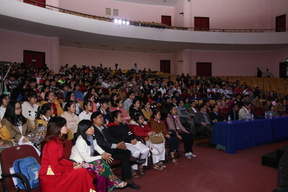 Gần 150 học sinh tham gia Hội thi thuyết trình "Em yêu biển đảo quê hương" ảnh 3