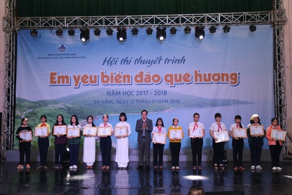 Gần 150 học sinh tham gia Hội thi thuyết trình "Em yêu biển đảo quê hương" ảnh 4