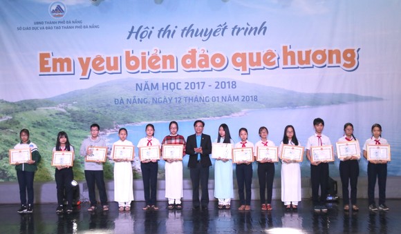 Gần 150 học sinh tham gia Hội thi thuyết trình "Em yêu biển đảo quê hương" ảnh 2