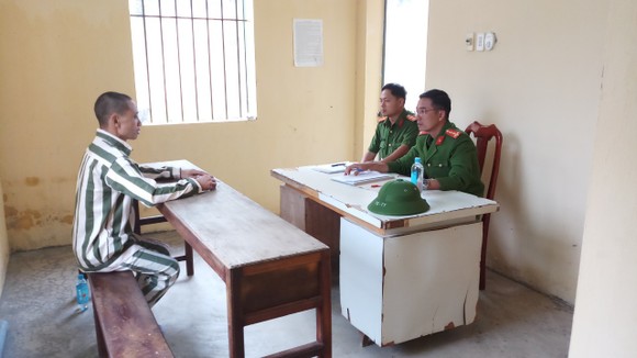 Bắt được đối tượng trốn trại khi đang thụ án 'giết người' ảnh 1