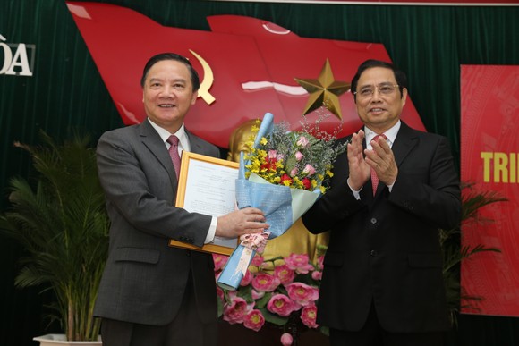 Khánh Hòa chính thức có Bí thư Tỉnh ủy mới ảnh 1