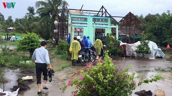 Miền Bắc 2 người chết, miền Nam hơn 400 nhà tốc mái ảnh 2