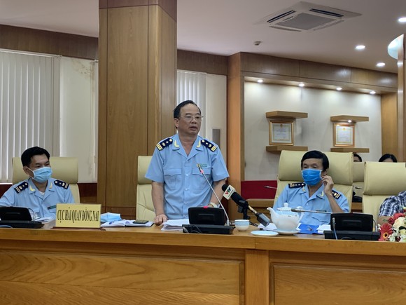 Hải quan 'tạm thời chấp nhận' sau phản ứng của doanh nghiệp ảnh 2