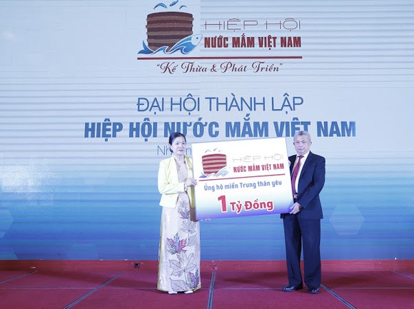 Cùng ngày ra mắt Hiệp hội Nước mắm Việt Nam và Hiệp hội Nước mắm truyền thống Việt Nam ảnh 1