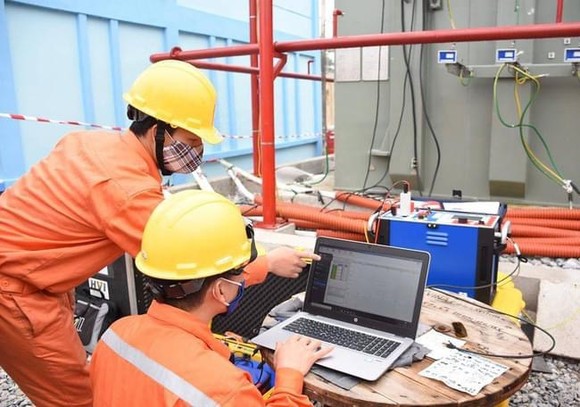 Nhiệt điện sụt giảm vì năng lượng tái tạo tăng vọt 180% ảnh 1