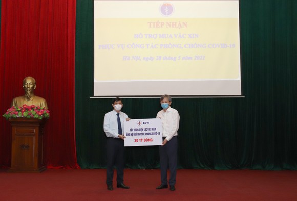 EVN hỗ trợ 400 tỷ đồng cho Quỹ vaccine ảnh 2