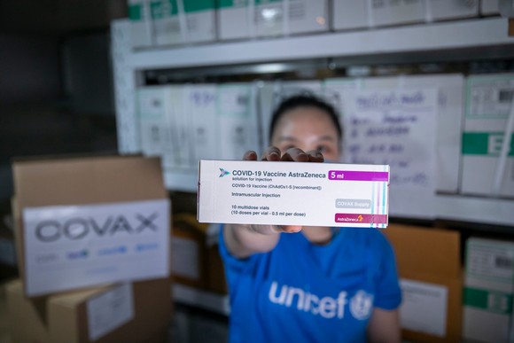 Thêm hơn 1,1 triệu liều vaccine AstraZeneca về Hà Nội ảnh 3