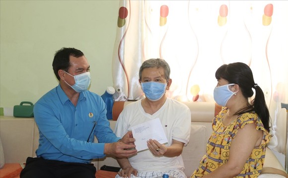 Công đoàn Việt Nam kêu gọi khẩn cấp ủng hộ công nhân lao động ở phía Nam ảnh 1