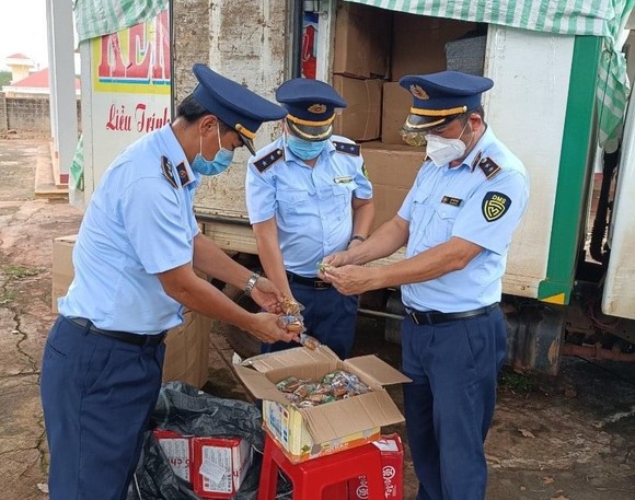 Tịch thu hơn 4.500 bánh trung thu lậu, nhãn hiệu lạ ảnh 2