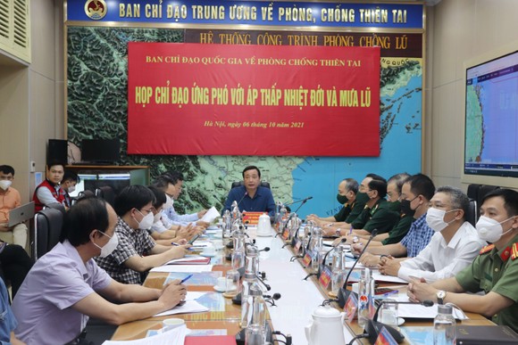 2 cơn bão đi vào Biển Đông, mưa đặc biệt lớn tại Trung bộ ảnh 1