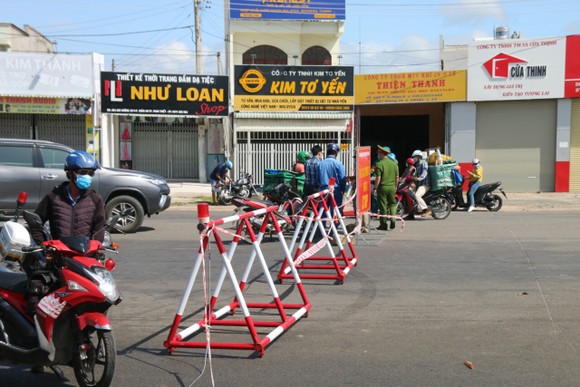 Phố biển Phan Thiết ngày đầu thực giãn cách xã hội theo Chỉ thị 16 ảnh 7