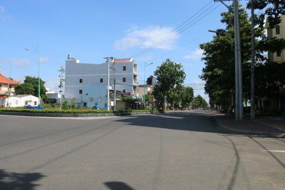 Phố biển Phan Thiết ngày đầu thực giãn cách xã hội theo Chỉ thị 16 ảnh 3