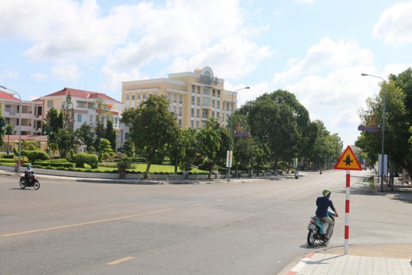 Phố biển Phan Thiết ngày đầu thực giãn cách xã hội theo Chỉ thị 16 ảnh 4