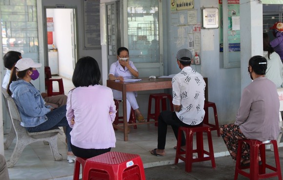 Xử lý trách nhiệm Chủ tịch UBND phường vì chậm triển khai xét nghiệm sàng lọc Covid-19 ảnh 1