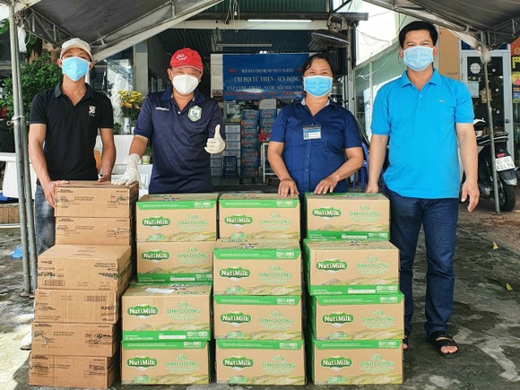 Tấm lòng người vận chuyển ảnh 1