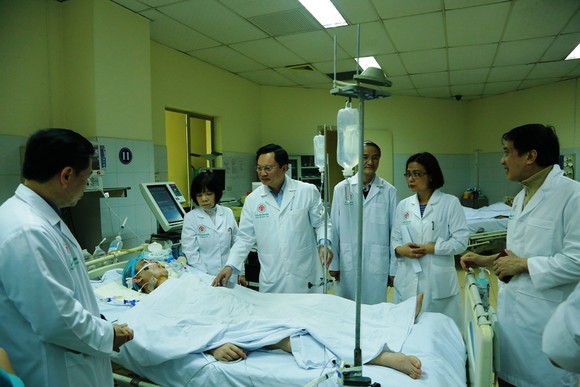 Lần đầu tiên Việt Nam ghép phổi thành công từ người cho chết não ảnh 1