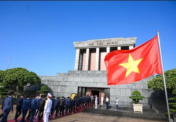Phát huy truyền thống ngàn năm văn hiến, quyết tâm xây dựng, phát triển Thủ đô ảnh 3