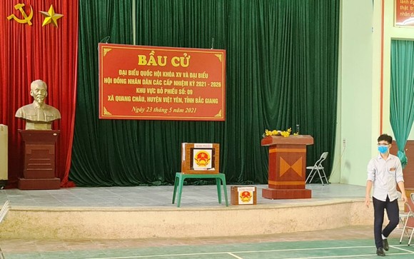 “Tâm dịch” Bắc Giang, người dân lạc quan đi bỏ phiếu ảnh 4