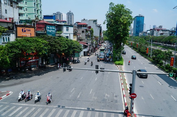 Vật vã với nắng nóng gay gắt ảnh 1