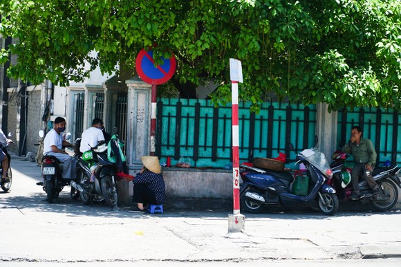 Vật vã với nắng nóng gay gắt ảnh 4