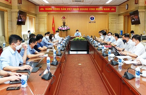 Bộ Y tế huy động tổng lực giúp TPHCM dập dịch Covid-19 ảnh 1